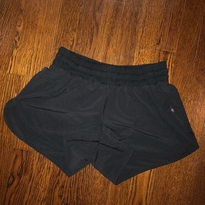 lululemon tracker shorts